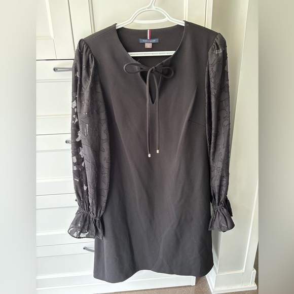 Tommy Hilfiger Shift Dress with Floral Detail Long Sleeve Size 4 - Picture 2 of 8